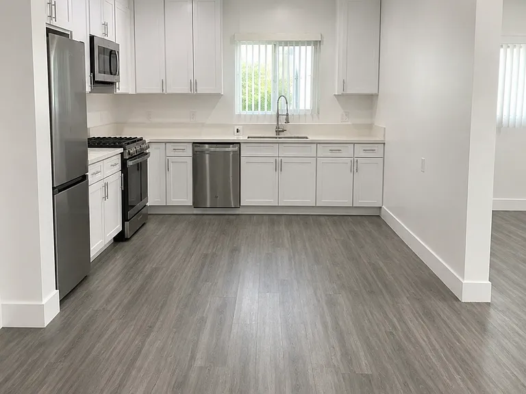 1128 S Holt Ave #4 — Photo 8