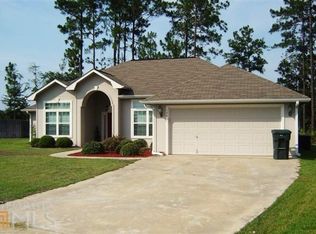 150 Lake Manor Dr, Kingsland, GA 31548