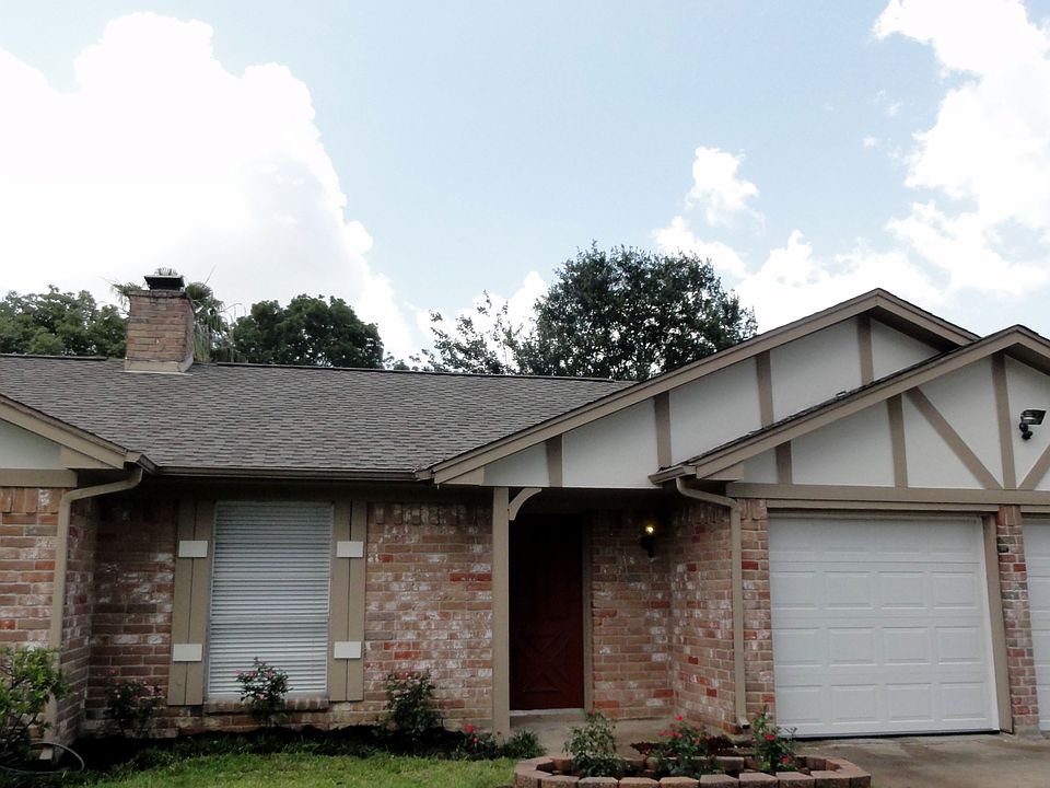 1st image of 16010 Echo Hill Dr