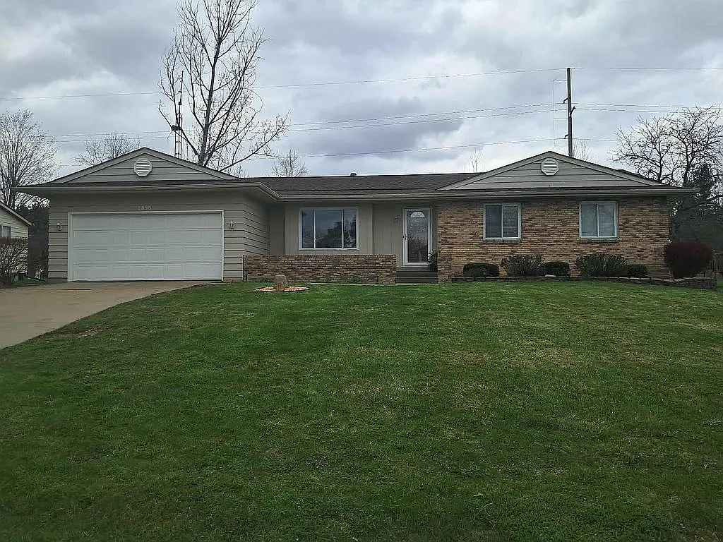 1095 Risecliff Dr photo 1