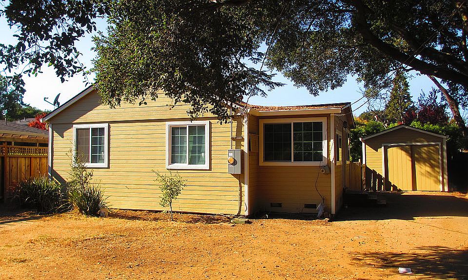 1st image of 651 10th Ave
