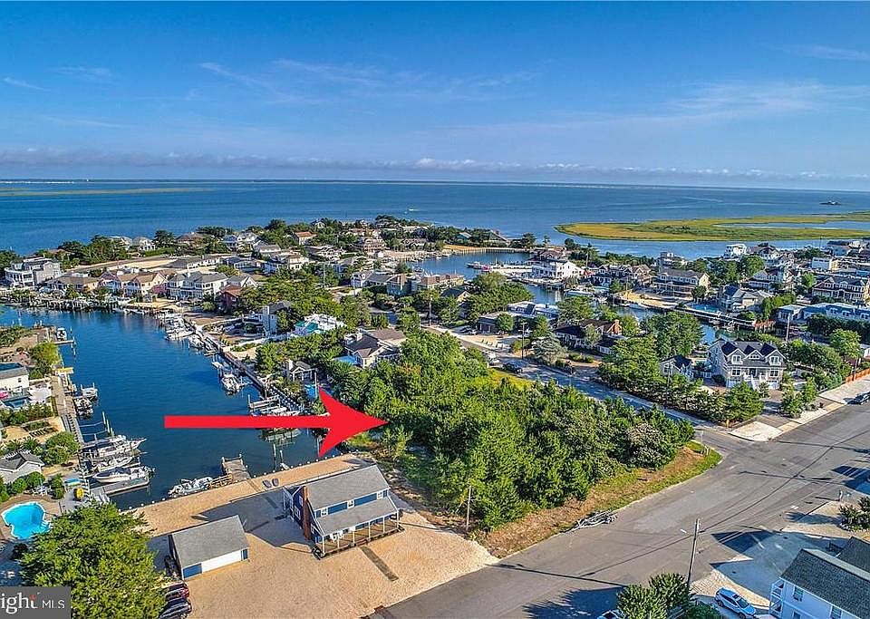 1st image of 400 Leeward Ave