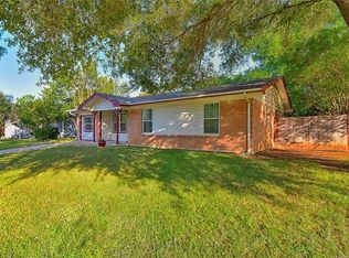 210 SW Taylor St, Burleson, TX 76028