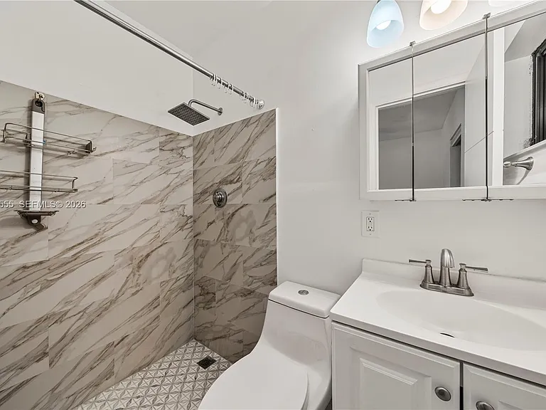 8311 SW 34th Ter — Photo 10