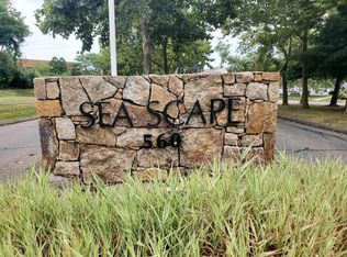 560 Silver Sands Rd UNIT 303, East Haven, CT 06512