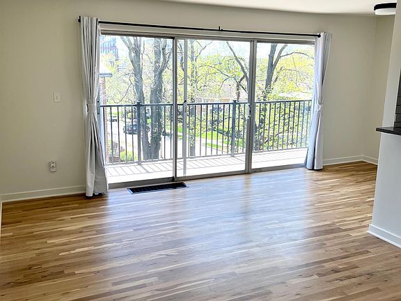 4th image of 4515 Jefferson St APT 4
