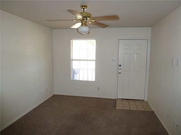 2nd image of 1013 Cottonbowl Dr APT B