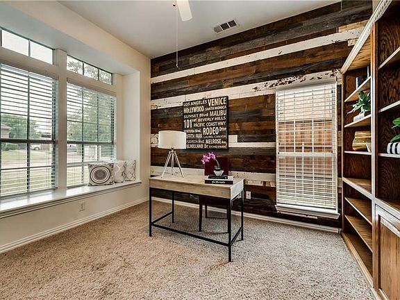 4th image of 833 High Meadow Ct