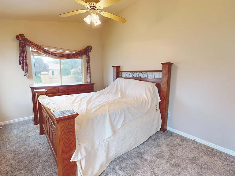 853 W Kestrel Ct — Photo 14