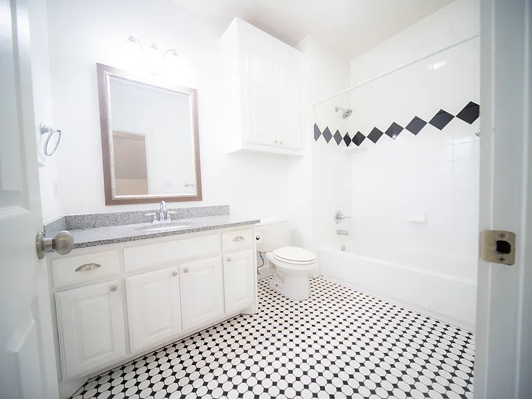 2600 Shirley Ave — Photo 32