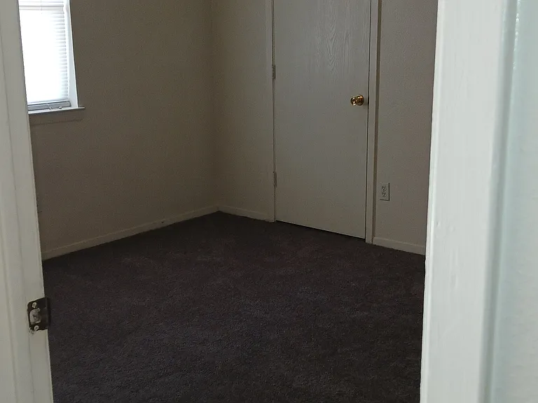 Bryce Avenue Apartments — Photo 26