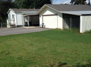 107 N Main St, Everton, MO 65646