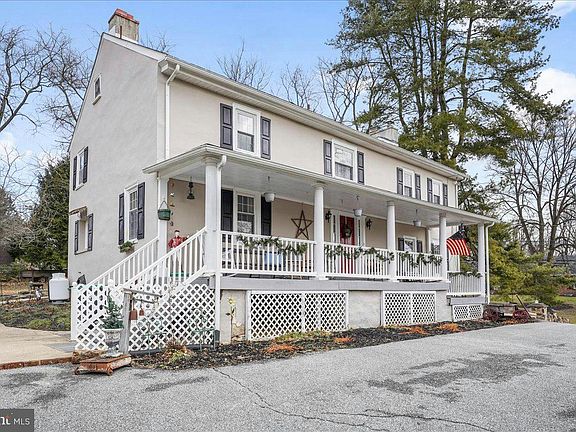 2nd image of 209 N Star Rd