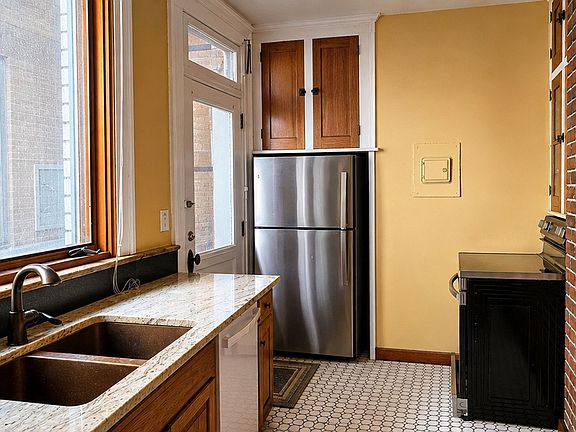 2nd image of 663 17th St #665