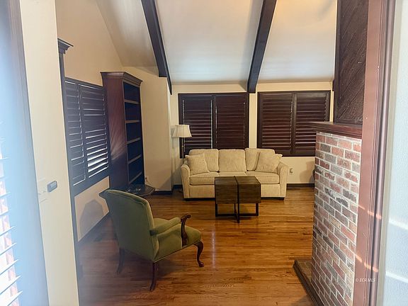 3rd image of 388 Fairway Blvd