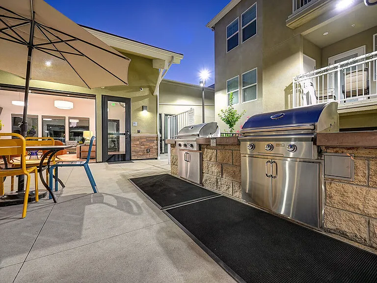 Vela Apartments — Photo 61