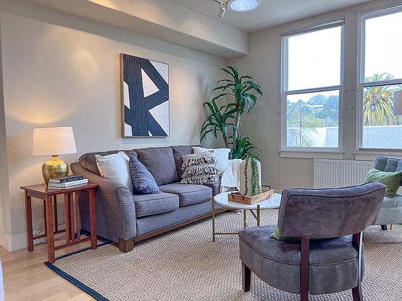 4th image of 190 Walnut Ave #304