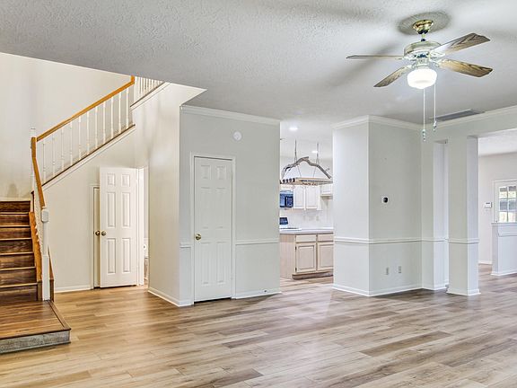 3rd image of 2243 Broadlawn Dr