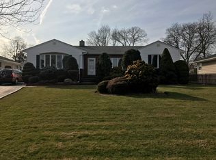 1596 Pea Pond Rd, Bellmore, NY 11710
