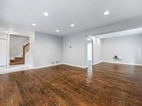 4th image of 8020 Kilpatrick Ave #F