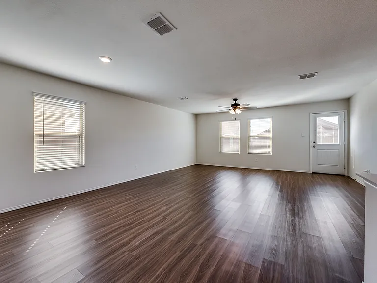 305 Falling Star Dr — Photo 12