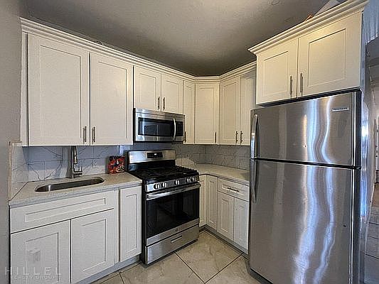 1st image of 1861 Park Pl #3