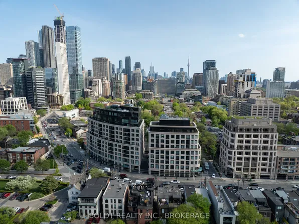 181 Davenport Rd #702, Toronto, ON M5R 0C4