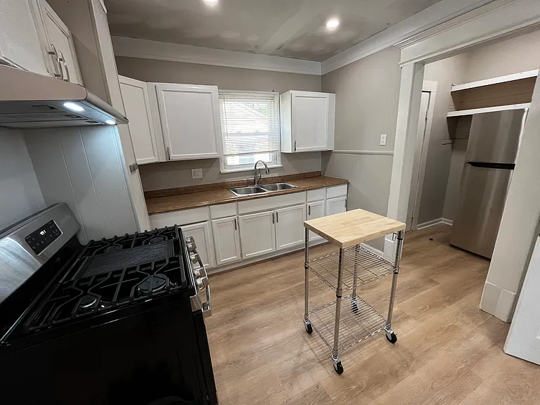 316 Reynolds St — Photo 2