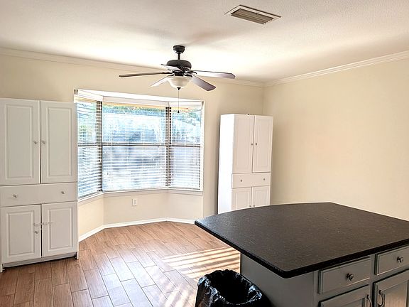 4th image of 1747 Delaford Dr