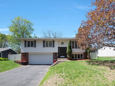 8208 Kingslee Rd, Bloomington, MN, 55438