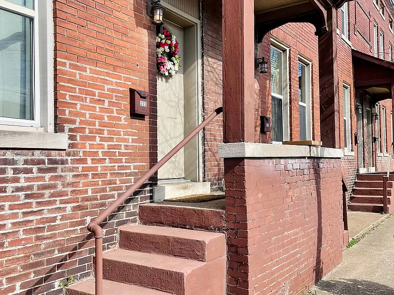313 NW Martin Luther King Jr Blvd — Photo 29