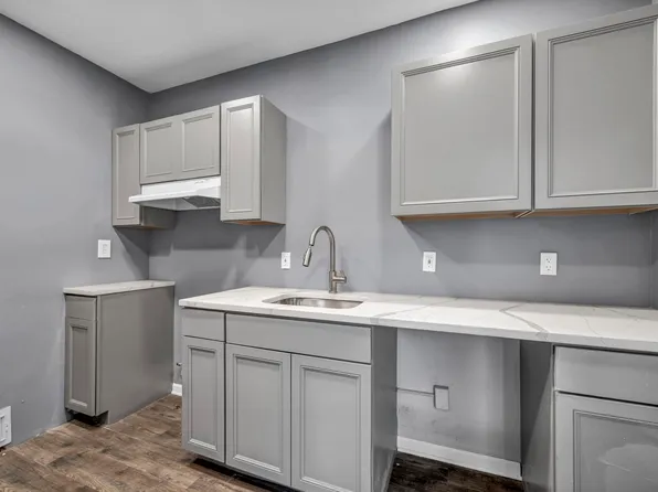 1505 E 133rd St, East Cleveland, OH 44112