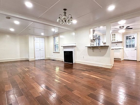 5th image of 6 Oakland Cir