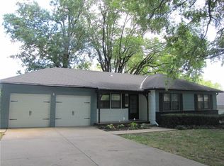8313 Marty St, Overland Park, KS 66212
