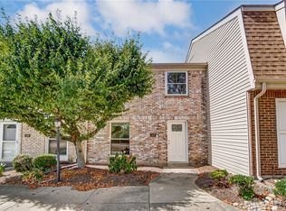1400 Crown Point Ct, Dayton, OH 45434