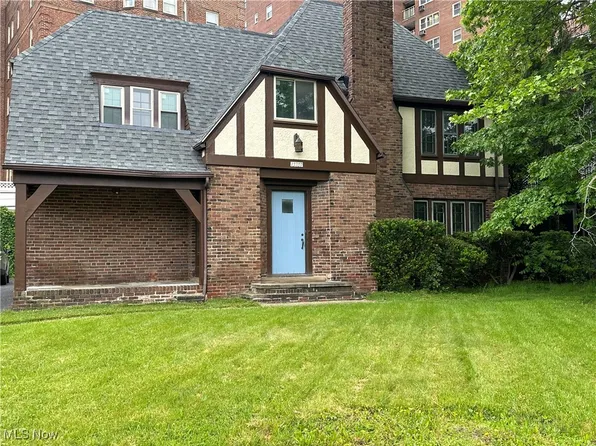 13707 Drexmore Rd, Cleveland, OH 44120