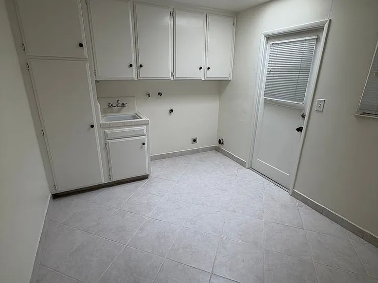 4746 N San Pablo Ave — Photo 8
