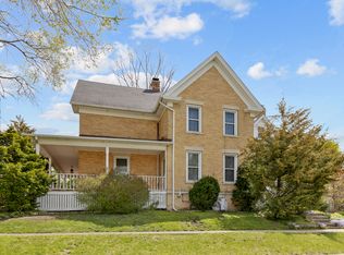 402 Hill St, Dundee, IL 60118