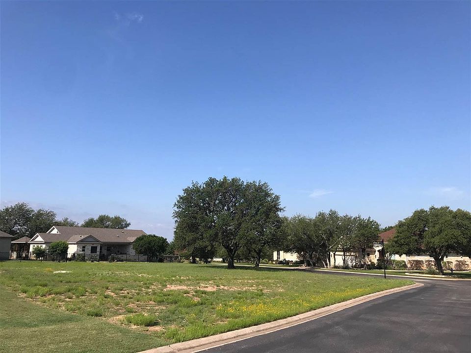 2nd image of 204 Enclave Dr