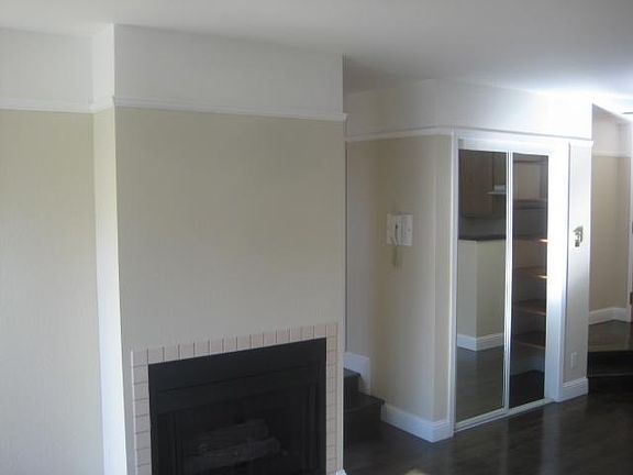 3rd image of 575 Cole St APT 207