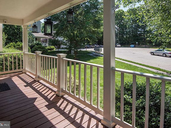 4th image of 8327 Southern Oaks Ct