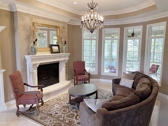 4th image of 5373 Gardenia Ct