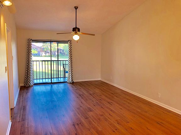 4th image of 2565 SW 22nd Ave APT 201