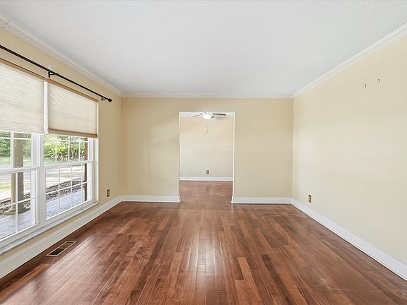 4th image of 2949 Tipperary Dr
