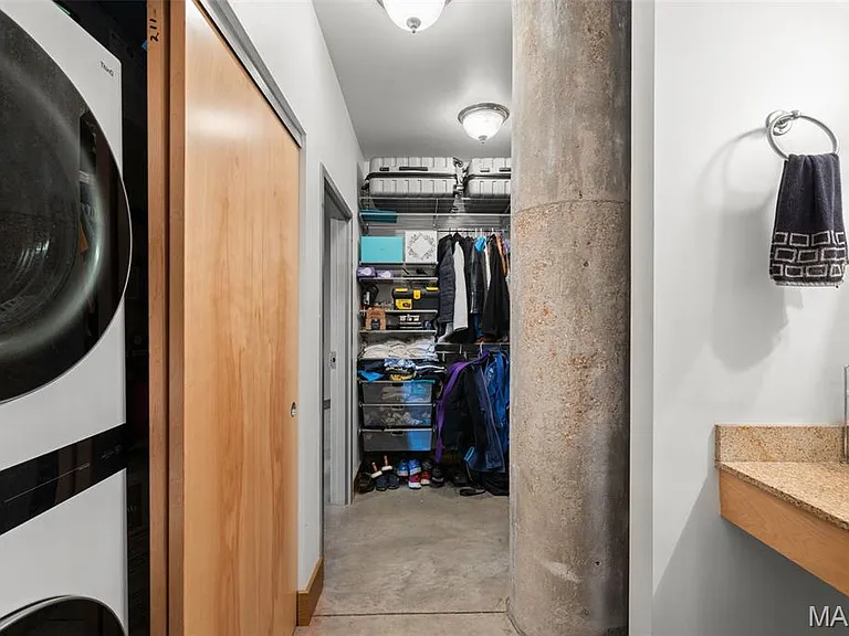 2323 Locust St #308 — Photo 4