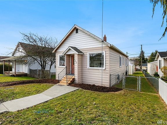 3rd image of 1326 E Marine View Dr