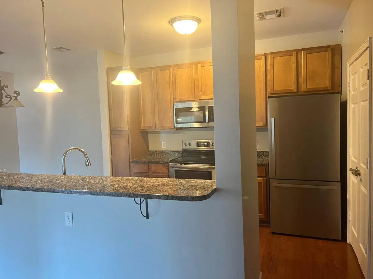 Stainless steel appliances - 37 Kassebaum Ln #200