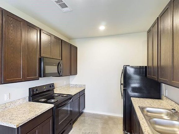 2nd image of 2910 Town Square Dr #2107