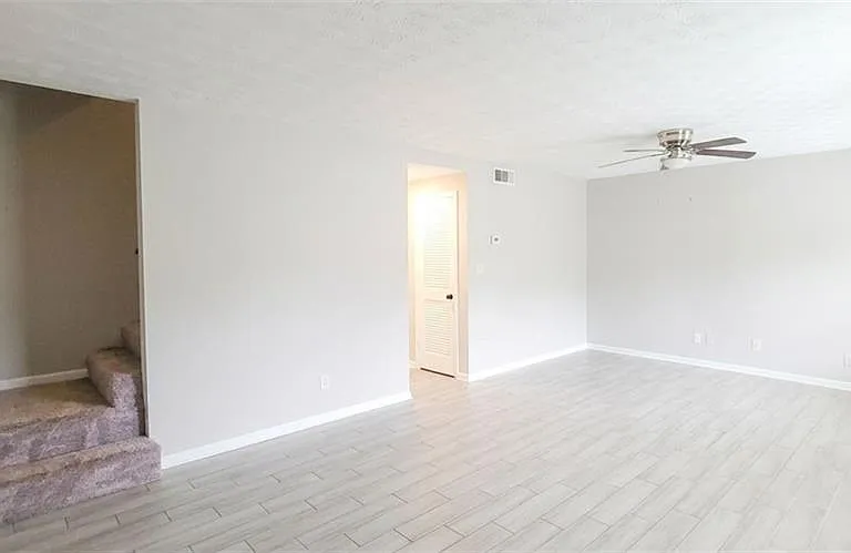 147 Northdale Pl — Photo 5