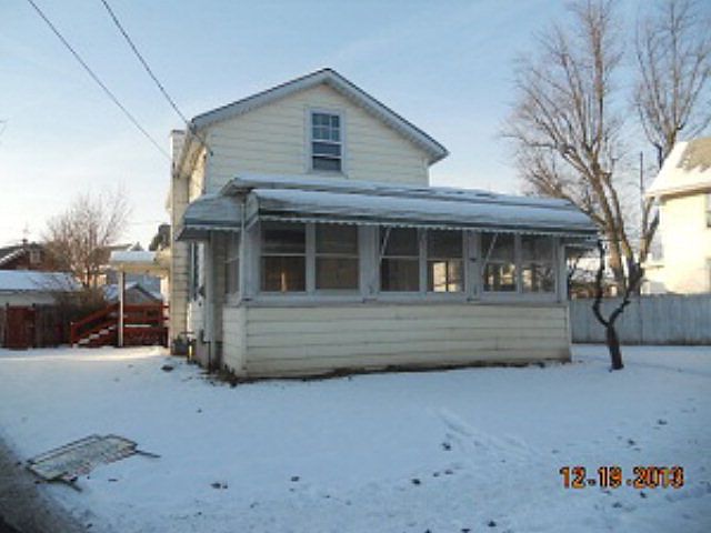 1st image of 521 E Main St